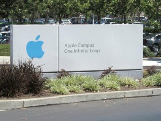 A început războiul între companiile Apple şi Samsung